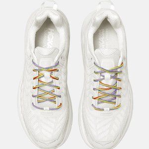 ISO Outdoor Voices Hoka Cliftons in Cloud!